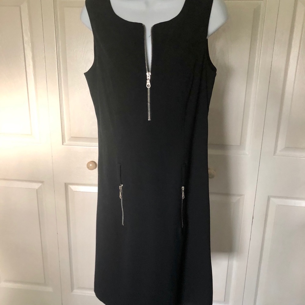 Perfect black dress for summer spense 8 w/stretch LBD cute zippers